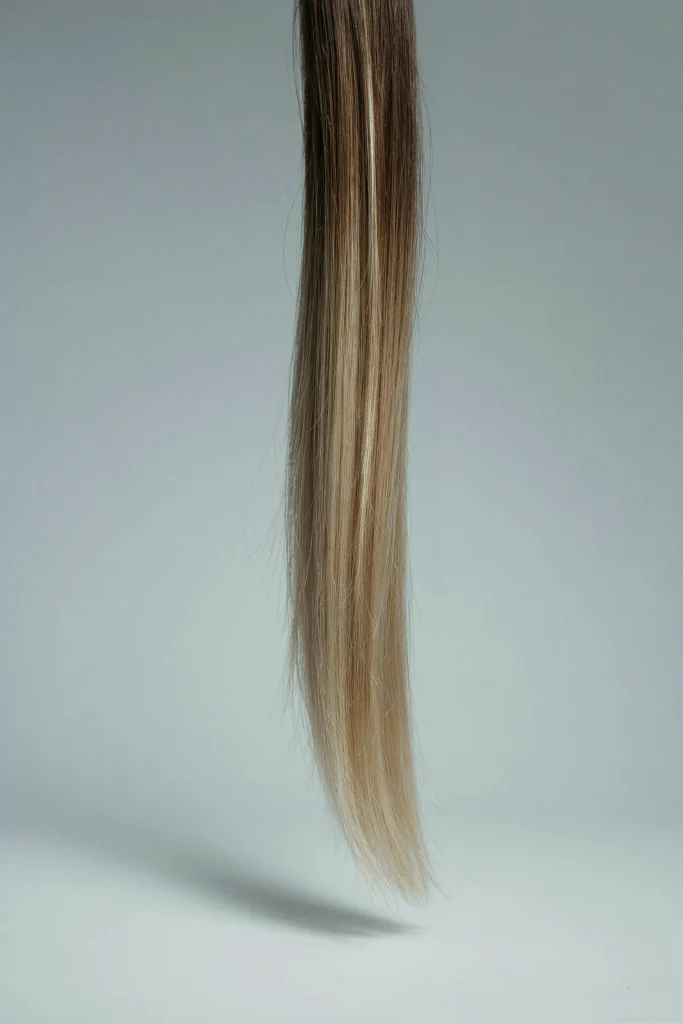  Blunt Lob with Root Shadow