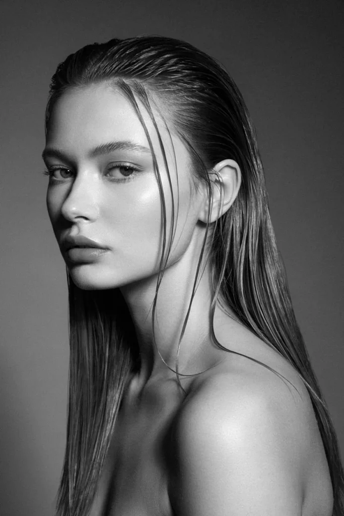  Wet-Look Open Hair for Modern Edge